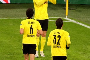 13, 法甲金靴争夺战三球员同进两球  