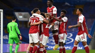  利物浦法比尼奥重伤赛季报销，后腰位置突现危机  