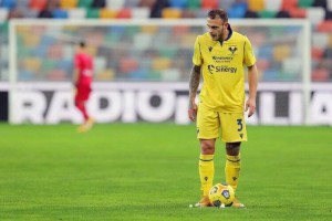  里昂客场防守漏洞百出惨败巴黎圣日耳曼