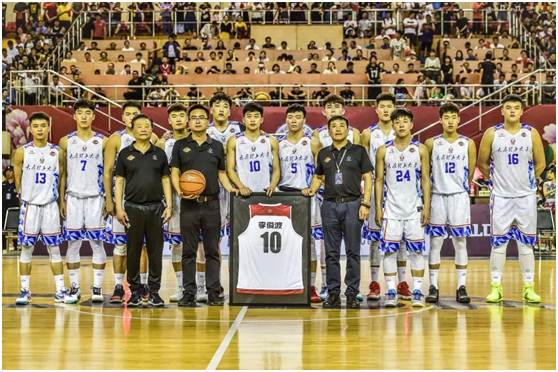  昂热主场气势如虹，四万球迷见证大胜时刻